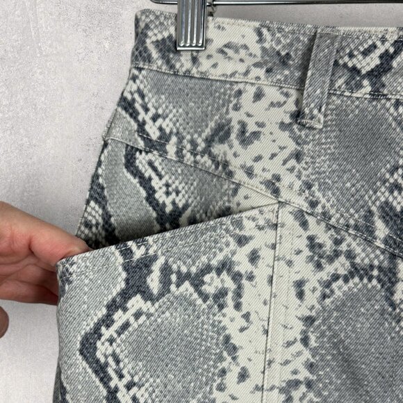 Aritzia Wilfred Free Grey Kelsey Mini Skirt Snake Print Size 8 Pockets Utility - Picture 8 of 14